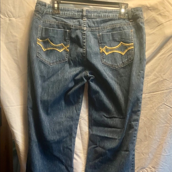 Cara Couture Jeans, woman’s jeans, EUC size 15/16 - Picture 5 of 8